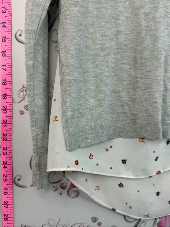 RW&CO. Long sleeve floral sweater V‑Neck Sweater Tunic with White Floral Back - Picture 3 of 10